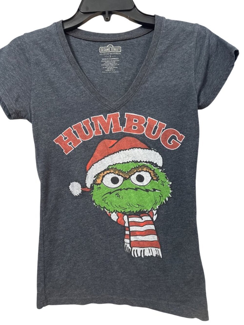 Sesame Street V-Neck T-Shirt Oscar The Grouch Humbug Small Juniors